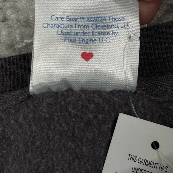 CARE BEARS Cheer Bear Hug Yourself Today Sweatshirt Cotton Poly. Small oversized - Picture 10 of 14